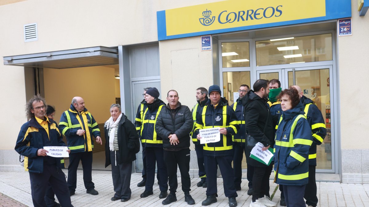 El Sindicato Libre, UGT y la CSIF presentan las protestas de los trabajadores de Correos