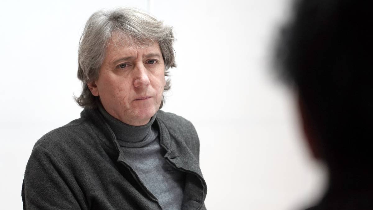Carlos Martínez Mínguez se reúne con las plataformas por la sanidad pública.