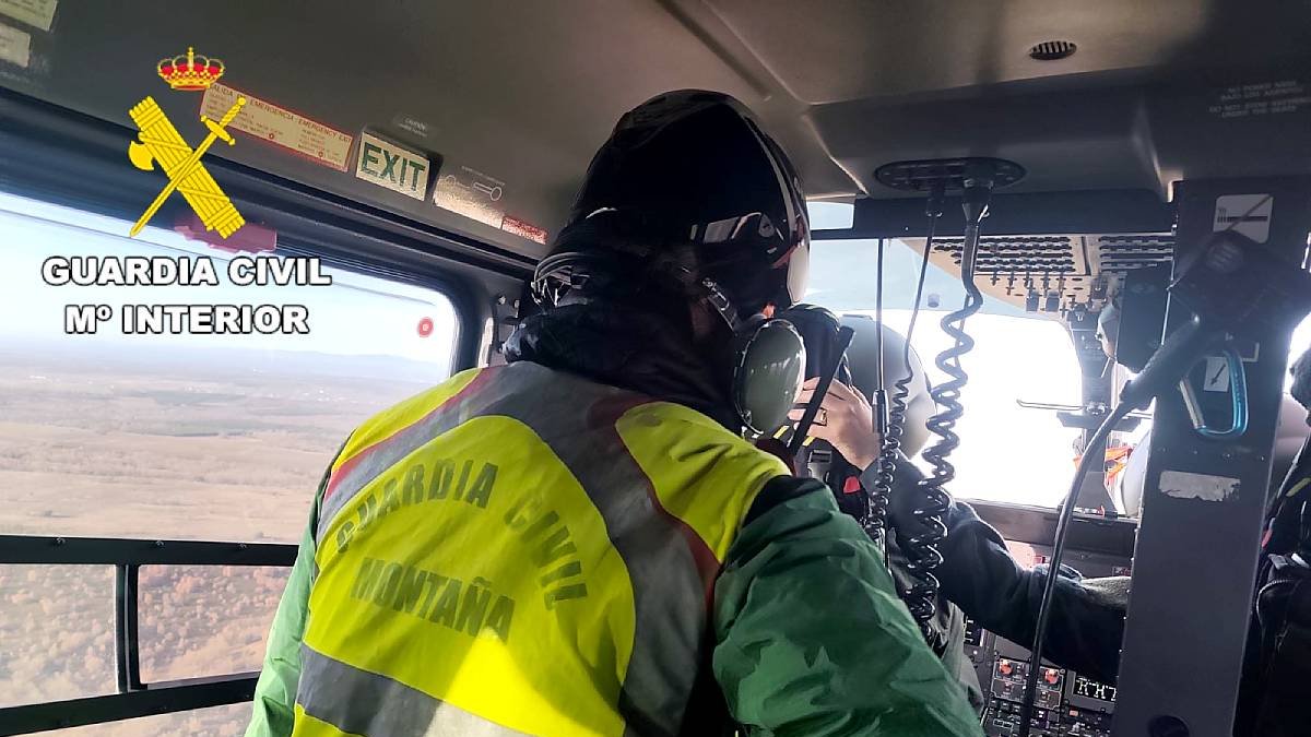 Helicóptero del operativo de búsqueda que ha encontrado a la desaparecida.