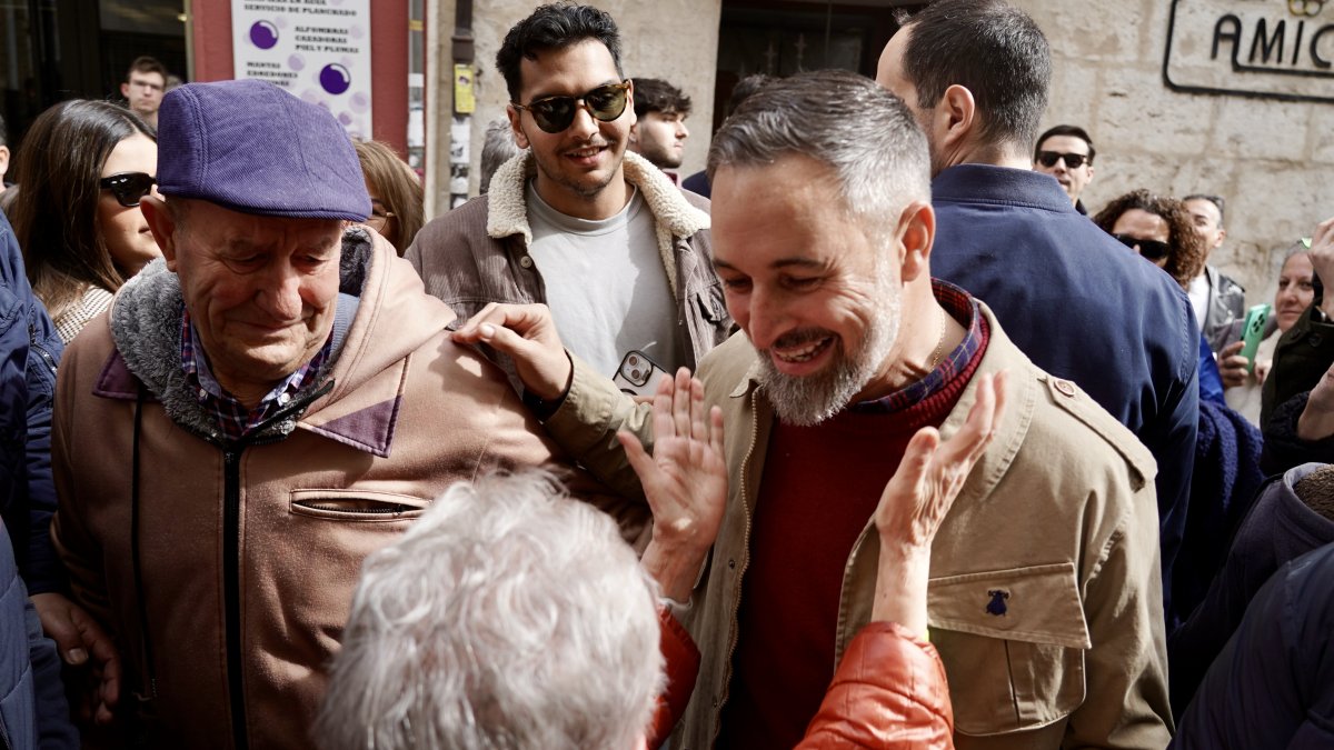 El presidente de Vox, Santiago Abascal, visita Tordesillas