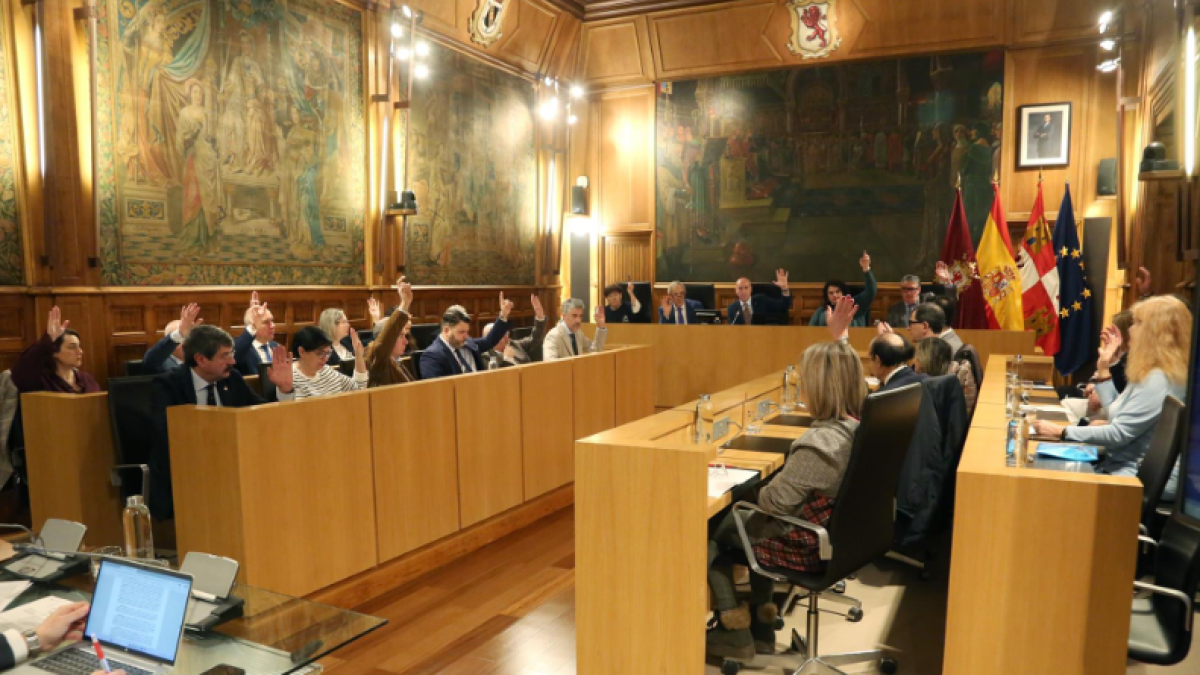 Imagen del pleno del Ayuntamiento de León celebrado este viernes.
