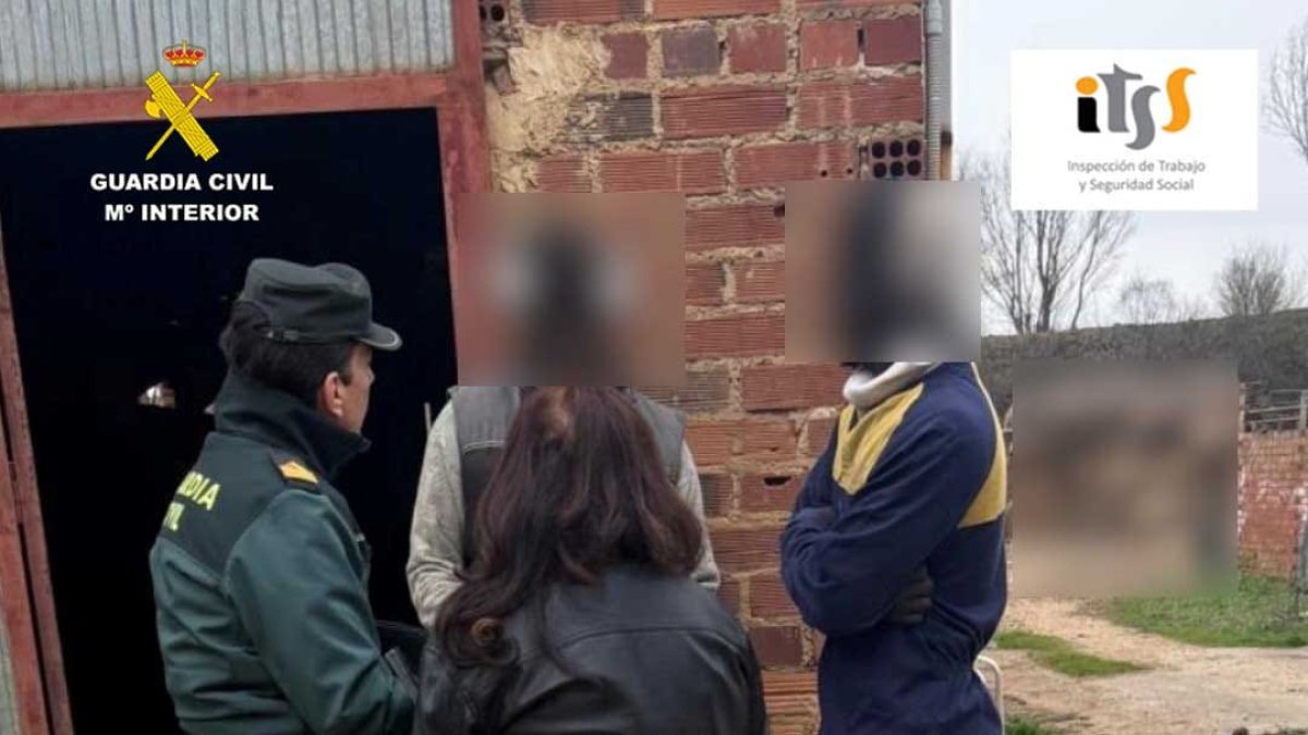 La Guardia Civil durante el momento de la detención al ganadero