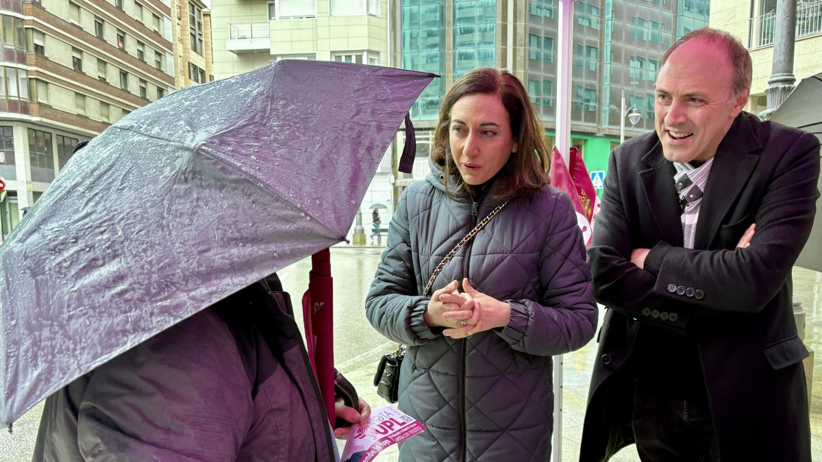 La candidata de UPL a las Cortes, Alicia Gallego, visita Ponferrada y Las Médulas en la comarca de El Bierzo