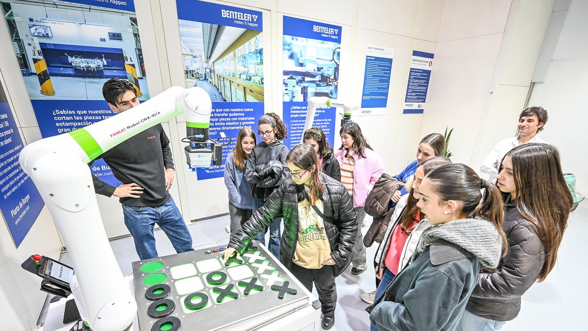 Talleres de Stem Talent Girl en la fábrica burgalesa de Benteler.