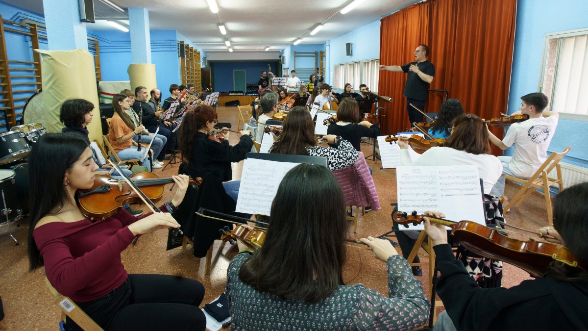 Ensayo de la Orquesta Sinfónica de Ponferrada dirigida por Manuel Alejandre