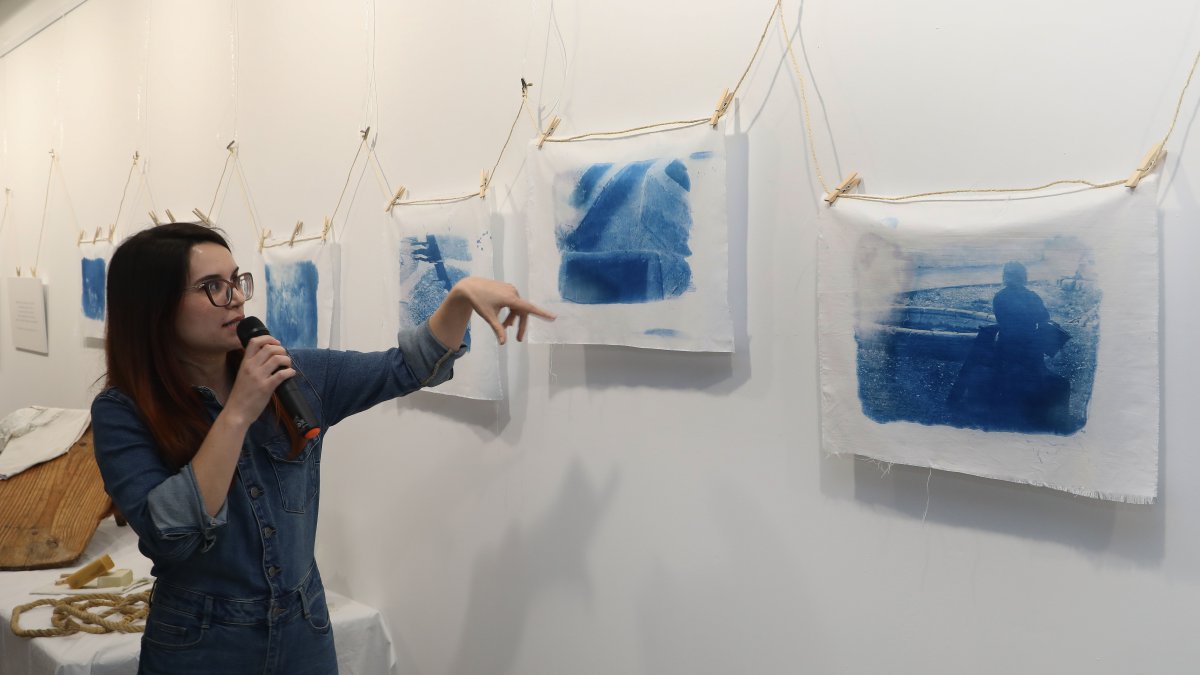 Exposición 'Azulete' ; la fotógrafa Inés García Ruiz expone el  proyecto ganador del Pallantia photo joven 2026 en la sala el Laboratorio de Palencia