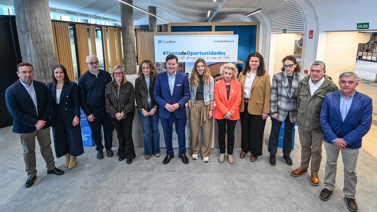 CaixaBank firma diez alianzas con Grupos de Acción Local para impulsar el emprendimiento rural en Castilla y León.