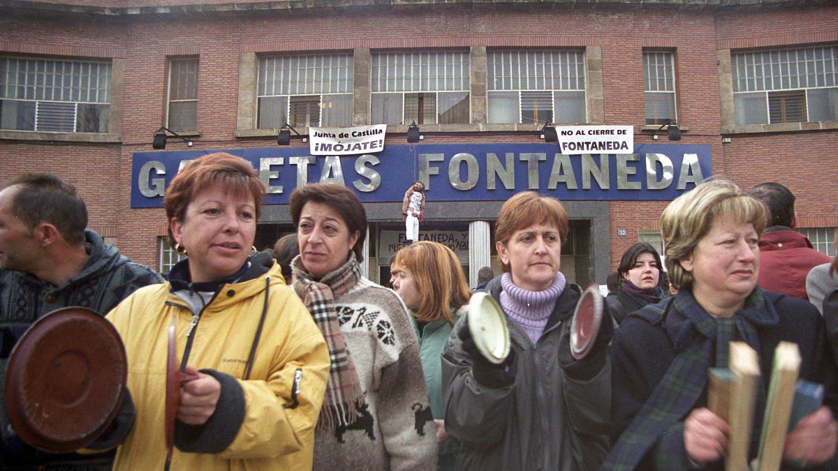 'Galleteras', el libro que devuelve voz a las mujeres de la fábrica olvidada de Aguilar de Campoo