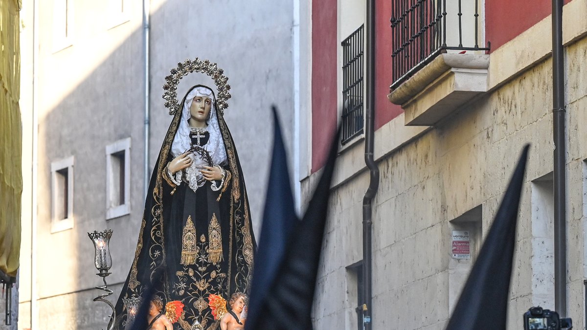 Procesión de la Soledad de la Virgen de la Semana Santa de Burgos, imagen de archivo.