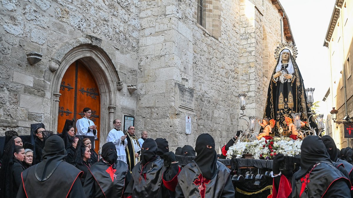 Procesión de la Soledad de la Virgen de la Semana Santa de Burgos.