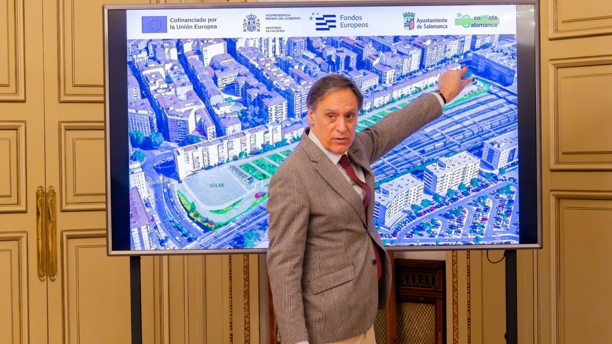 El alcalde de Salamanca, Carlos García Carbayo, en la presentación del proyecto.