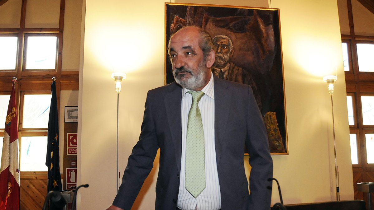 Santos Llamas, en una imagen cuando era presidente de Caja España.