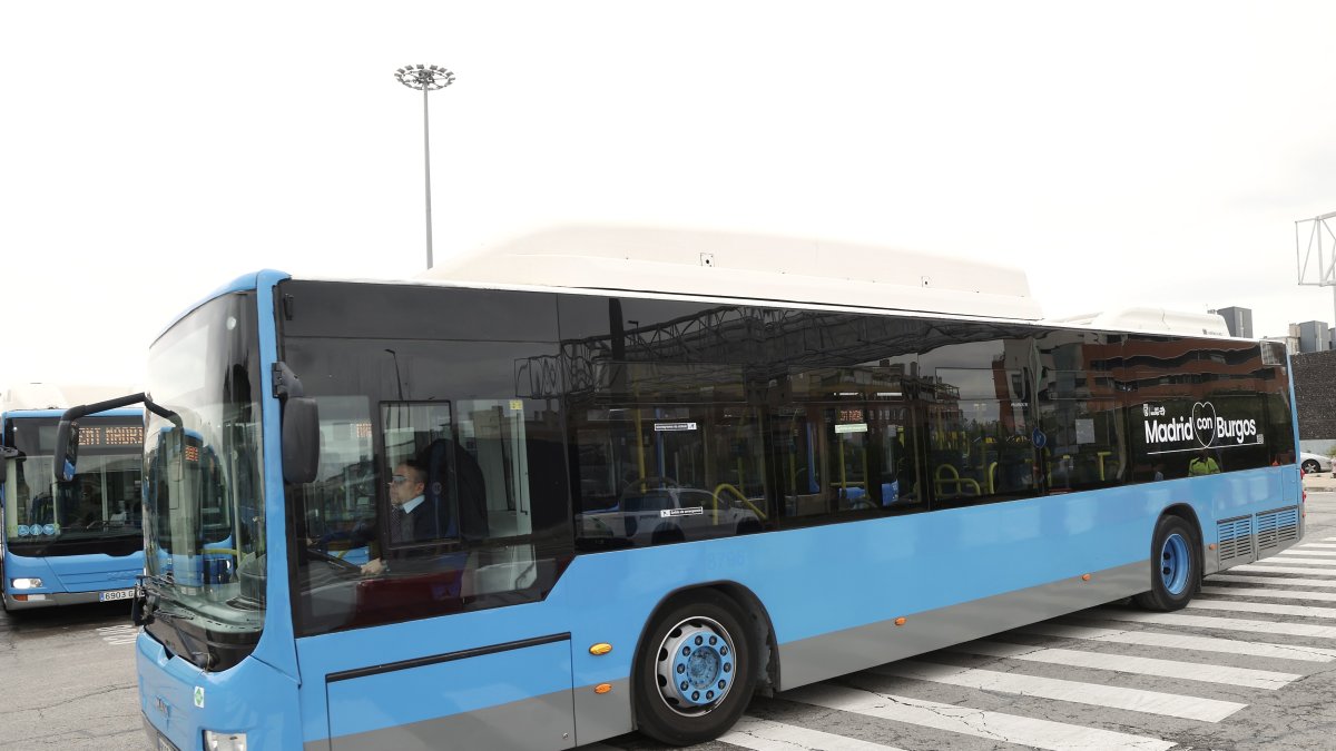 Acto de entrega de 40 autobuses de la ciudad de Madrid a Burgos