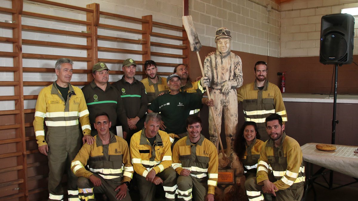 Brugos de Fenar (León) rinde homenaje a la brigadas forestales de la Comunidad