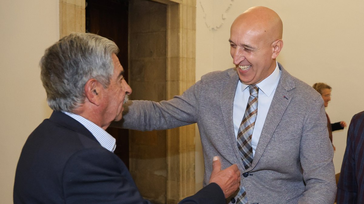 Miguel Ángel Revilla y el alcalde de León, José Antonio Diez.