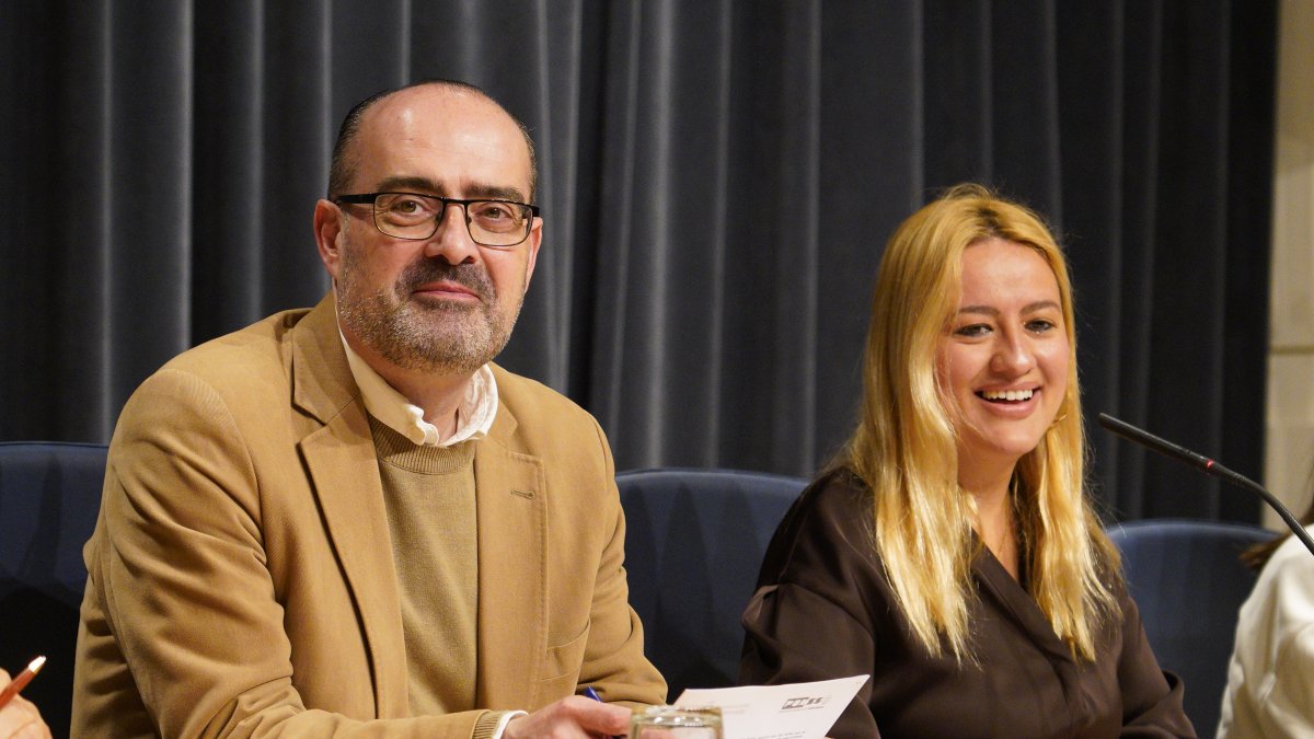 El alcalde de Ponferrada, Marco Morala, y la concejala de Bienestar Social y Familia, Alexandra Rivas, presiden el Consejo de la Infancia de Ponferrada.
