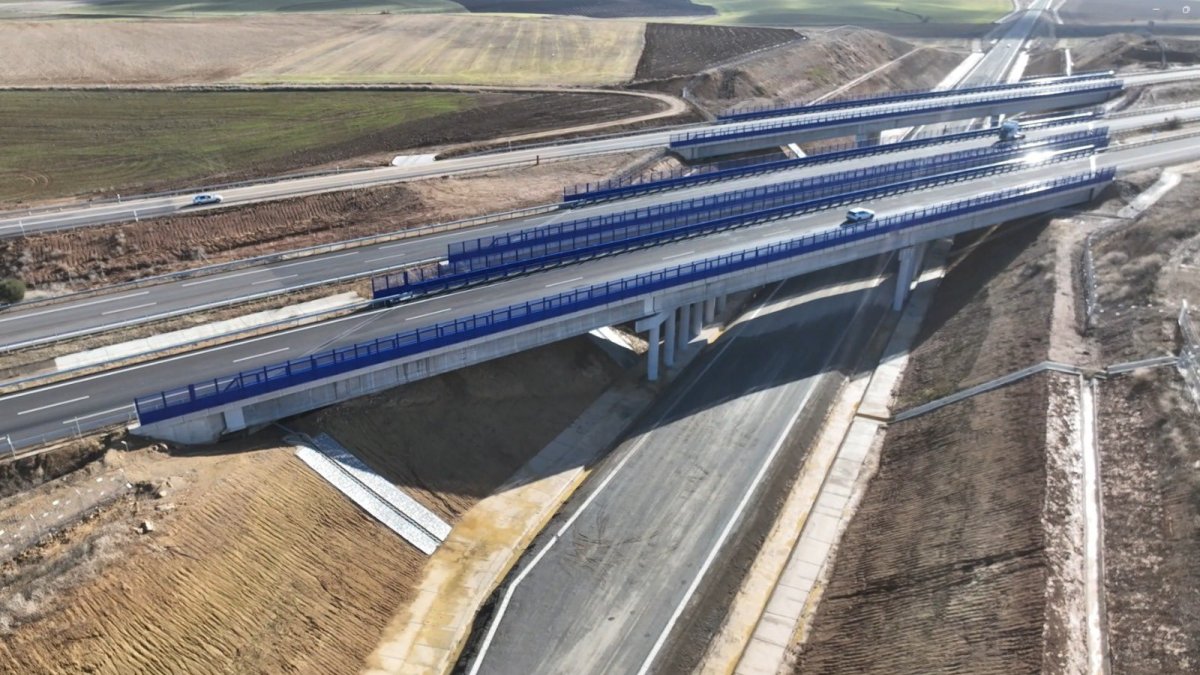 Plataforma entre Amusco y Osorno de la conexión AVE Palencia-Cantabria.