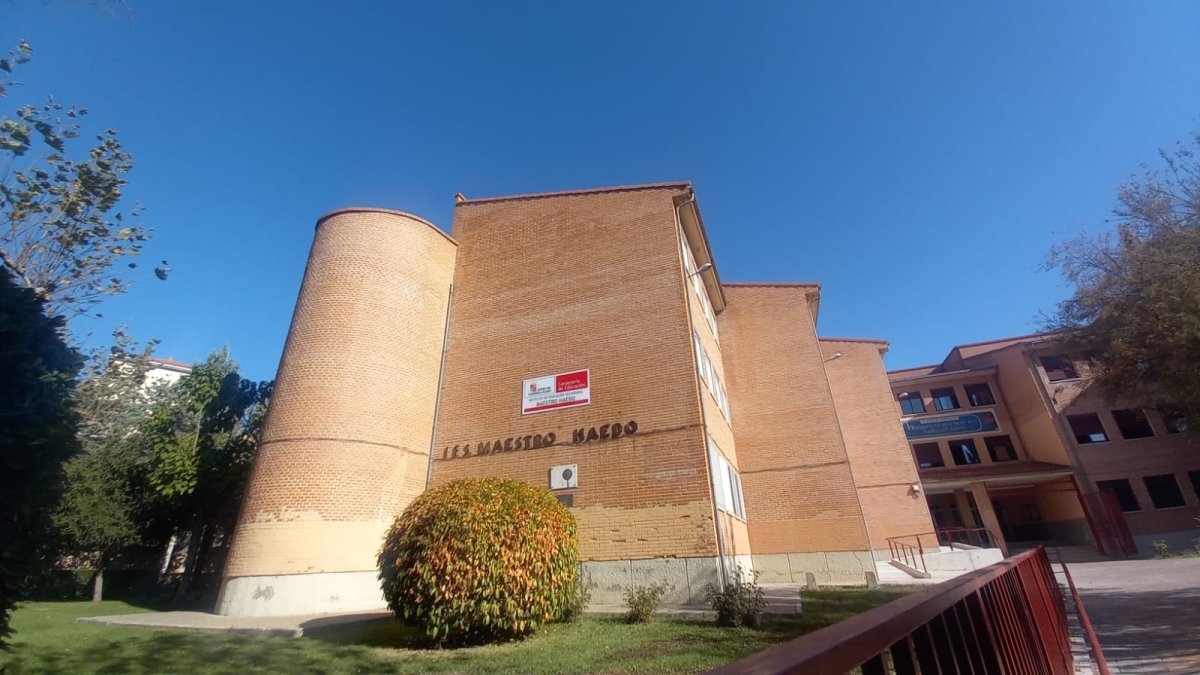 Imagen exterior del instituto Maestro Haedo de Zamora.