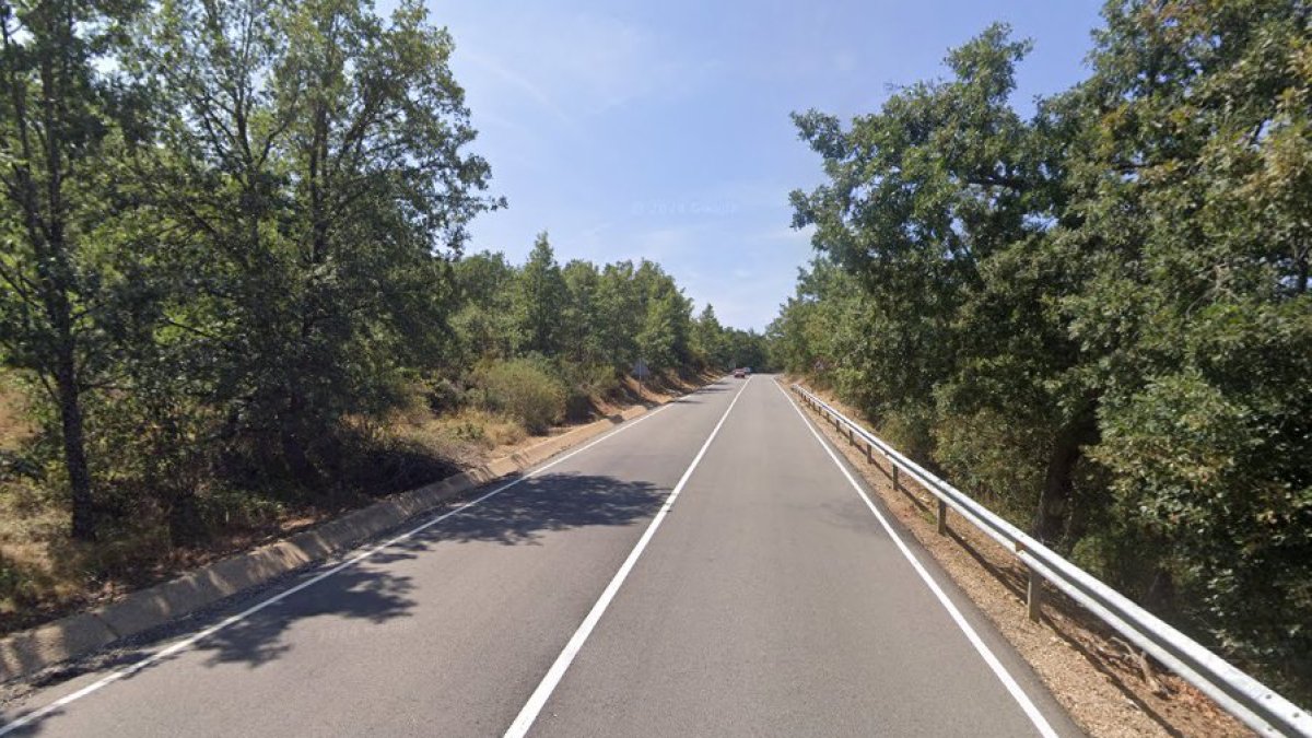 N-621 a la altura del kilómetro 13.