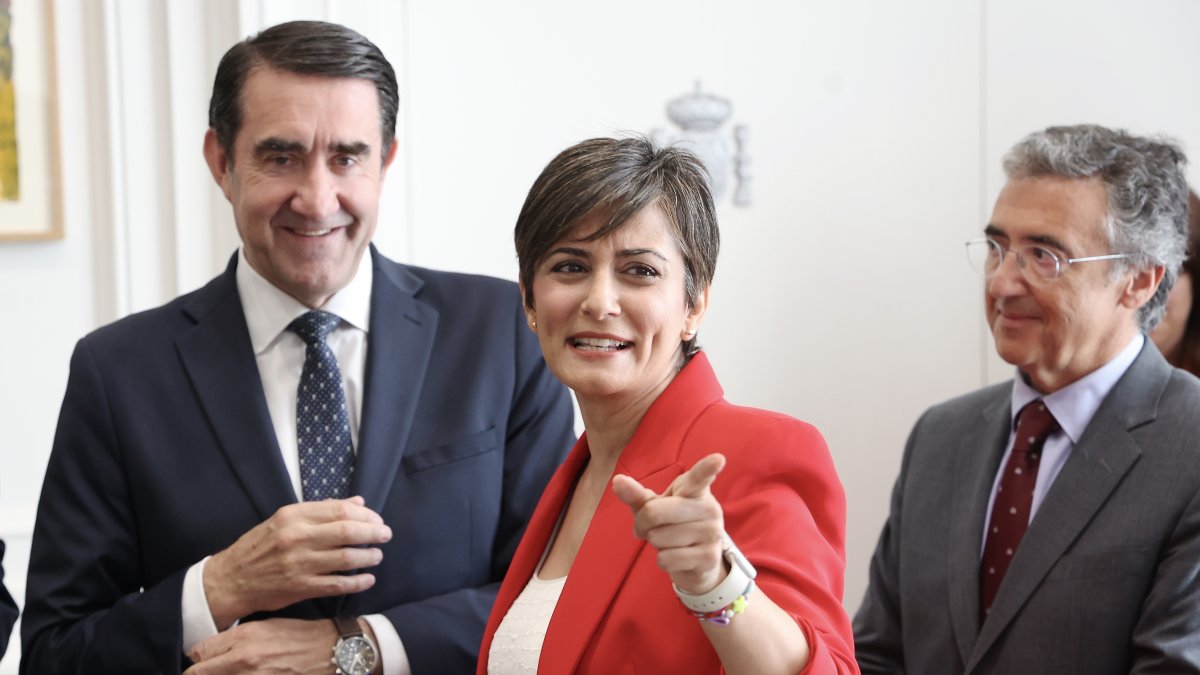 El consejero de Medio Ambiente, Vivienda y Ordenación del Territorio, Juan Carlos Suárez-Quiñones, asiste a la Conferencia Sectorial de Vivienda y Agenda Urbana.