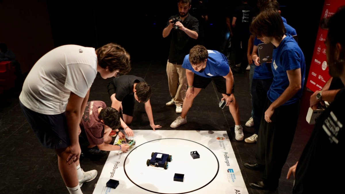 La décima edición del ASTI Robotics Challenge reúne en Burgos al futuro de la robótica educativa.