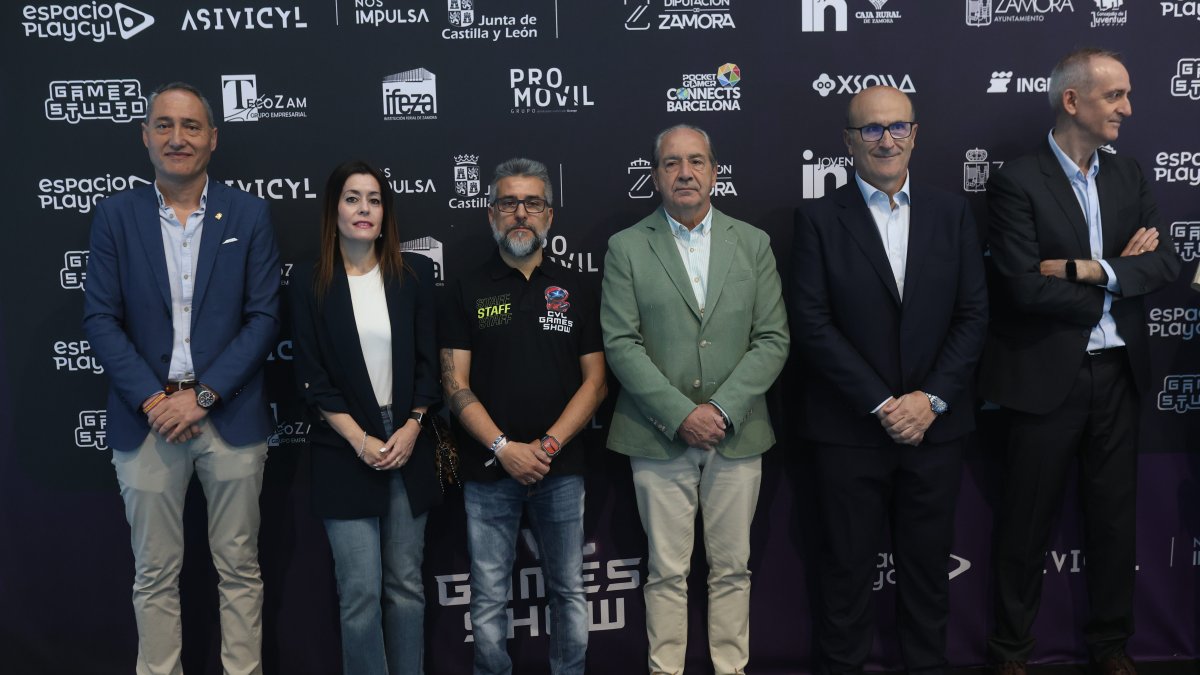 El delegado territorial de la Junta de Castilla y León en Zamora, Fernando Prada, inaugura las jornadas ‘CyL Games Show 2026’