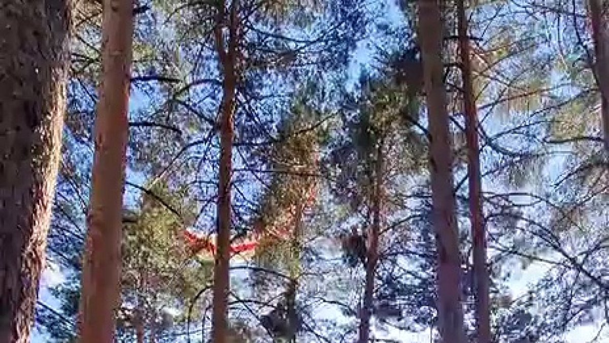 La Guardia Civil rescata en Segovia a un piloto en Parapente