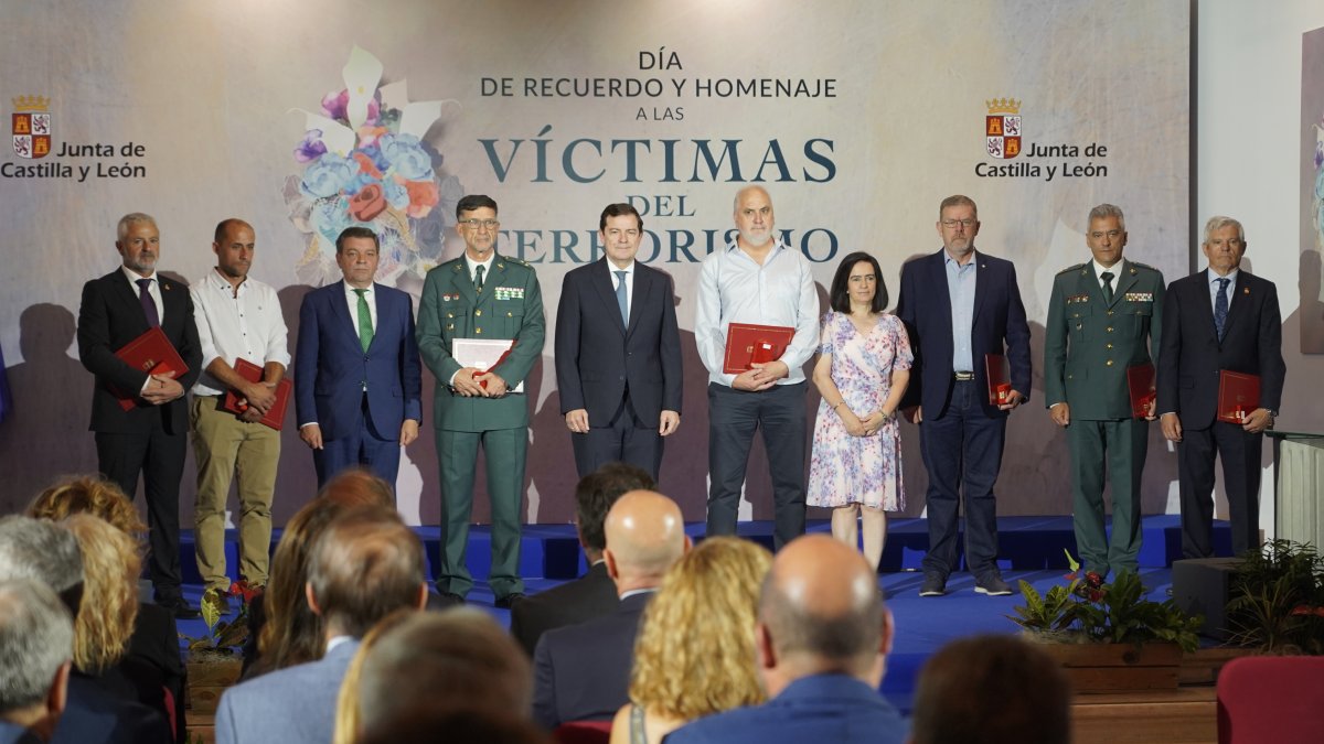 El presidente de la Junta, Alfonso Fernández Mañueco, clausura el acto conmemorativo del 'Día de recuerdo y homenaje a las víctimas del terrorismo de Castilla y León'.