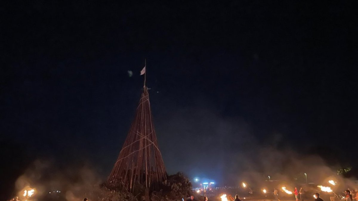 Imagen de la celebración de la Hoguera de San Juan