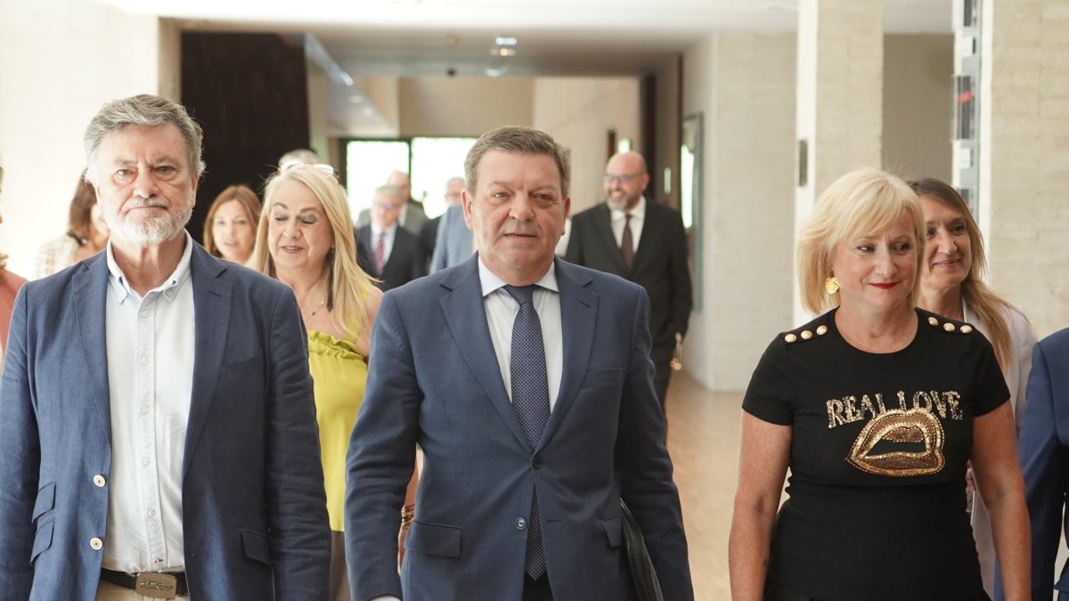 El consejero de Presidencia, Luis Miguel González Gago, presenta el programa de actuaciones que desarrollará por su departamento en la XII legislatura.