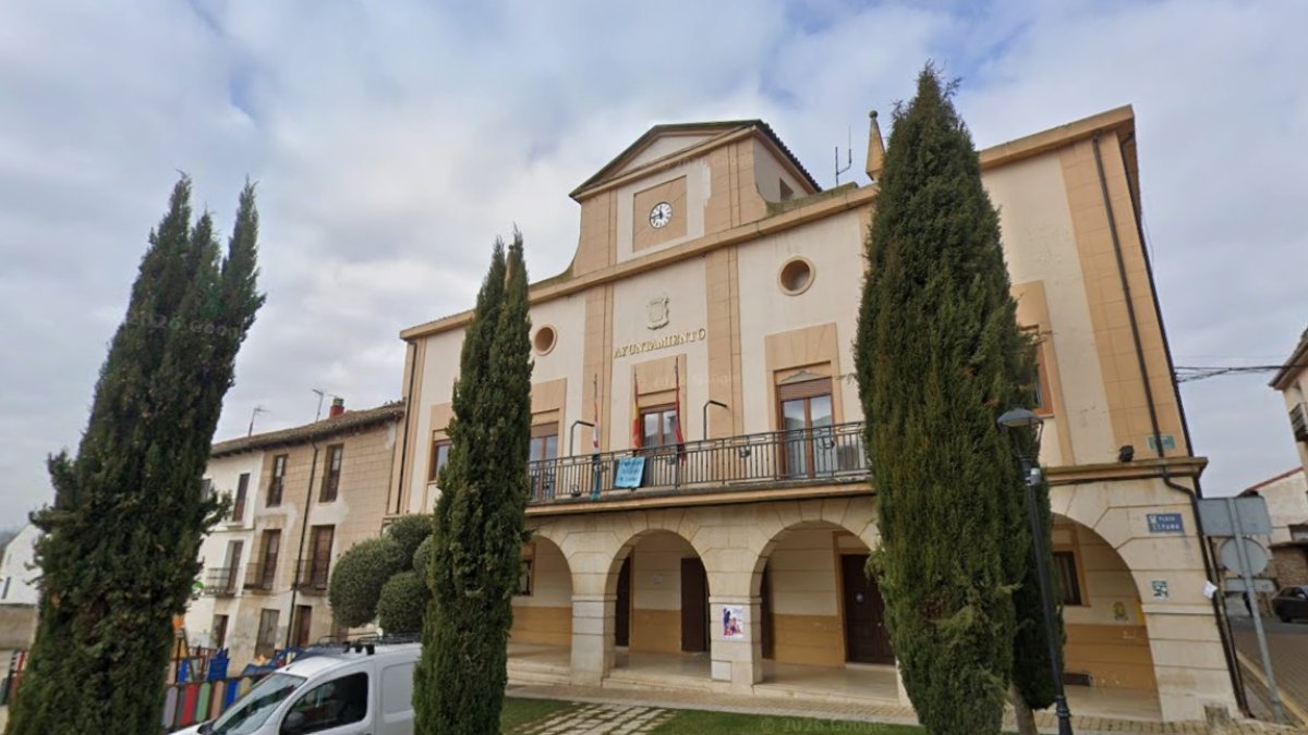 Fachada del Ayuntamiento de Dueñas
