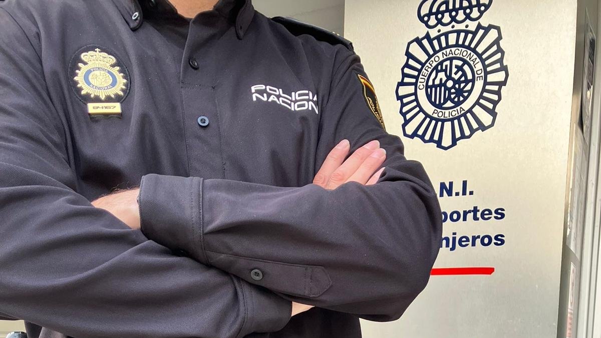 Imagen de archivo de un agente de la Policía Nacional.