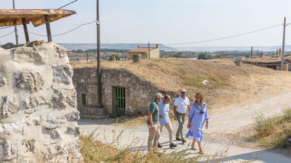Visita a las obras de mejora de los barrios de bodegas del Cerrato