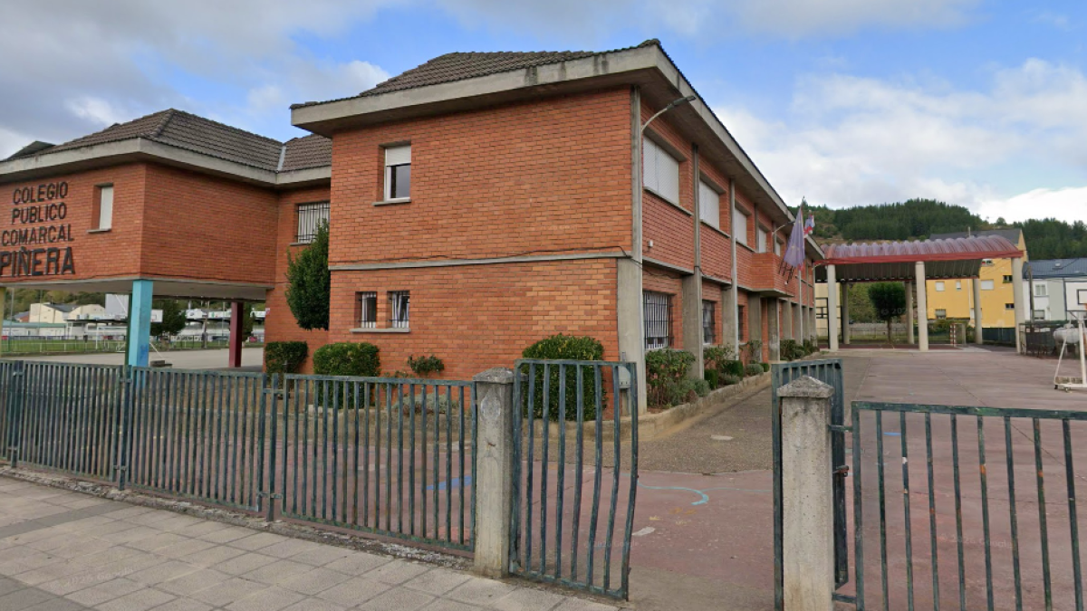 Colegio de Piñera de Vega de Espiñareda (León).