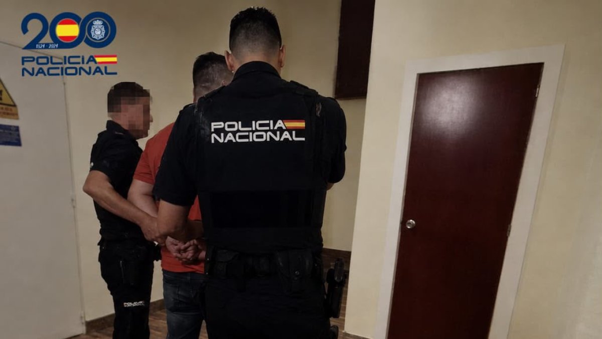 Momento de la detención de los responsables del delito.