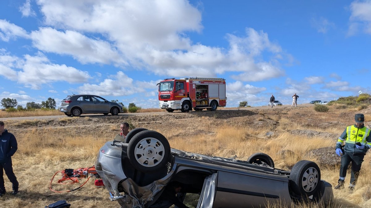Accidente de tráfico en la carretera ZA-P-2018, en Piñuel.