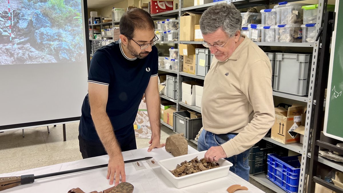 El grupo de investigación Historia y Arqueológica de la Universidad de León presentan los resultados de la última campaña arqueológica desarrollada este verano en la en La Peña del Castro en La Ercina