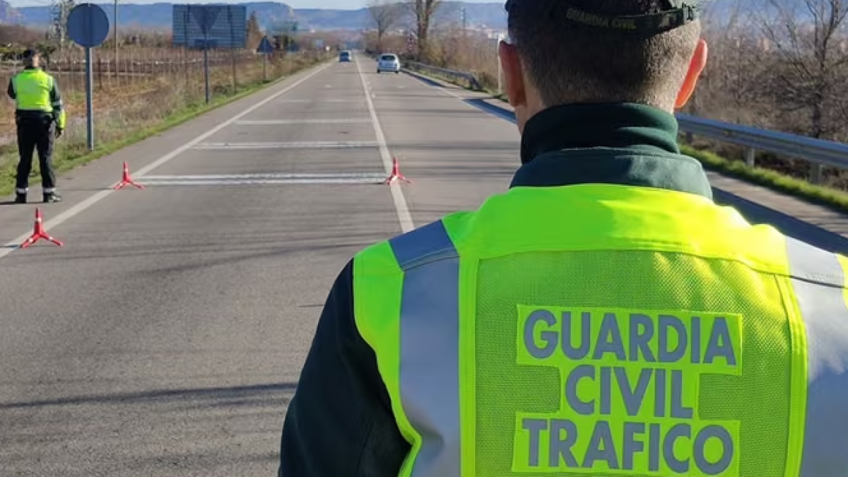 Agentes de la Guardia Civil de Tráfico en una imagen de archivo.