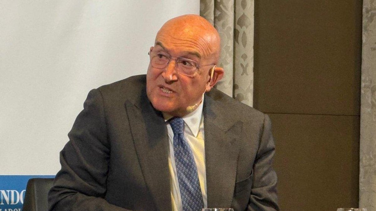 El alcalde de Valladolid, Jesús Julio Carnero, en la Conversaciones Políticas de El Mundo de Valladolid