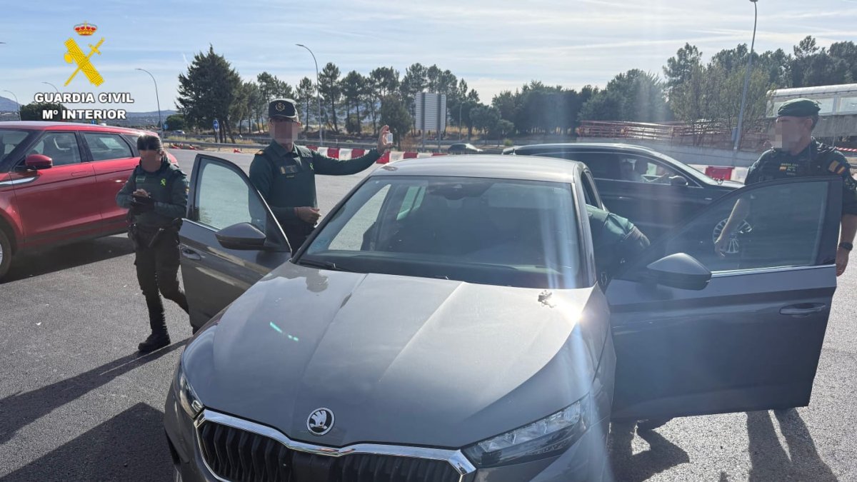 Momento de la detención por parte de la Guardia Civil