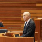 Ramiro Ruiz Medrano, procurador del PP, durante su intervención en el Pleno de las Cortes.