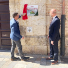 CyLTV descubre en Carrión de los Condes (Palencia) la placa que acredita a la localidad como 'El pueblo más bello de Castilla y León' 2023