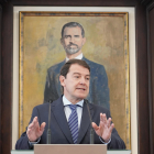 El presidente de la Junta de Castilla y León, Alfonso Fernández Mañueco, comparece en rueda de prensa para explicar la situación del Ejecutivo autonómico tras el anuncio de Vox de romper el acuerdo de gobierno