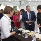 Alfonso Fernández Mañueco, Javier Faúndez, Leticia García, Francisco Guarido, entre otros, visitan la ‘Fromago Cheese Experience’ en Zamora.