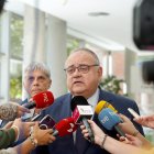 El consejero de Sanidad, Alejandro Vázquez, informa sobre la situación del Servicio de Oncología en el Hospital El Bierzo