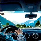 Un conductor al volante de su vehículo. PQS / CCO