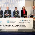 El director de EL MUNDO DE CASTILLA Y LEÓN, Pablo R. Lago; el rector de la Universidad de Valladolid, Antonio Largo; el presidente del Consejo Económico y Social de Castilla y León, Enrique Cabero; el rector de la Universidad de Salamanca, Juan Manuel Corchado; la rectora de la Universidad de León, Nuria González y el rector de la Universidad de Burgos, José Miguel García, en el Club de Prensa. J.M. LOSTAU