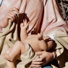 Decapitan la figura del niño Jesús del Belén ubicado en la plaza de Botines de León
