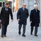 En el centro de la imagen, el senador del PP José Manuel Baltar a su llegada al Tribunal Supremo, a 13 de enero de 2025, en Madrid.