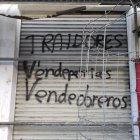Pintadas con insultos en la sede del PSOE de Burgos.